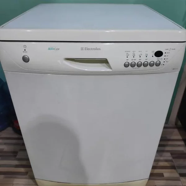 Detail Mesin Cuci Piring Electrolux Nomer 36