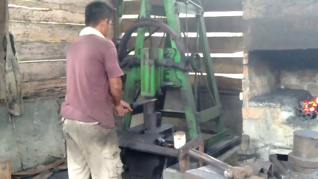 Detail Mesin Tempa Pandai Besi Nomer 13