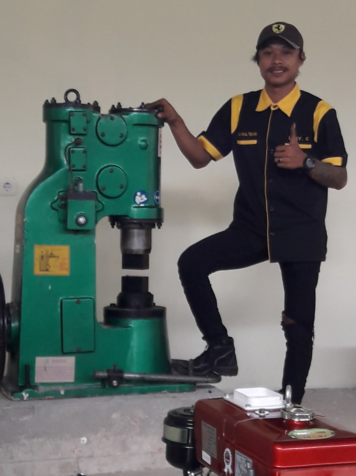 Detail Mesin Tempa Pandai Besi Nomer 45