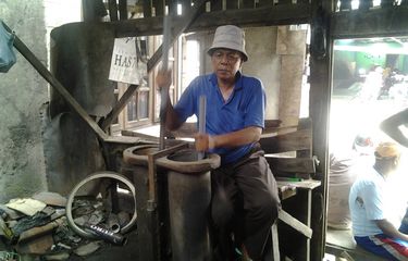 Detail Mesin Tempa Pandai Besi Nomer 53
