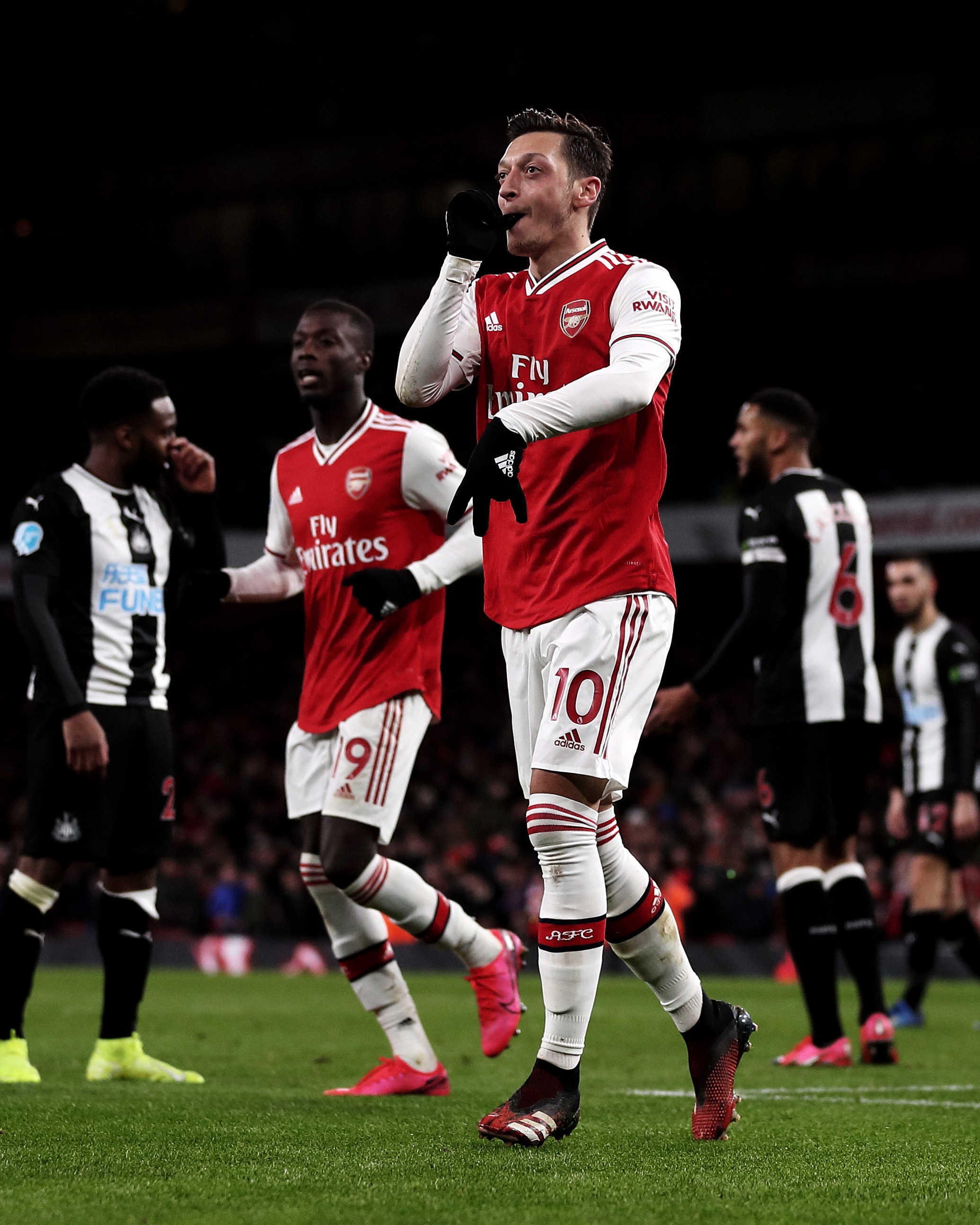 Detail Mesut Ozil Celebration Nomer 43