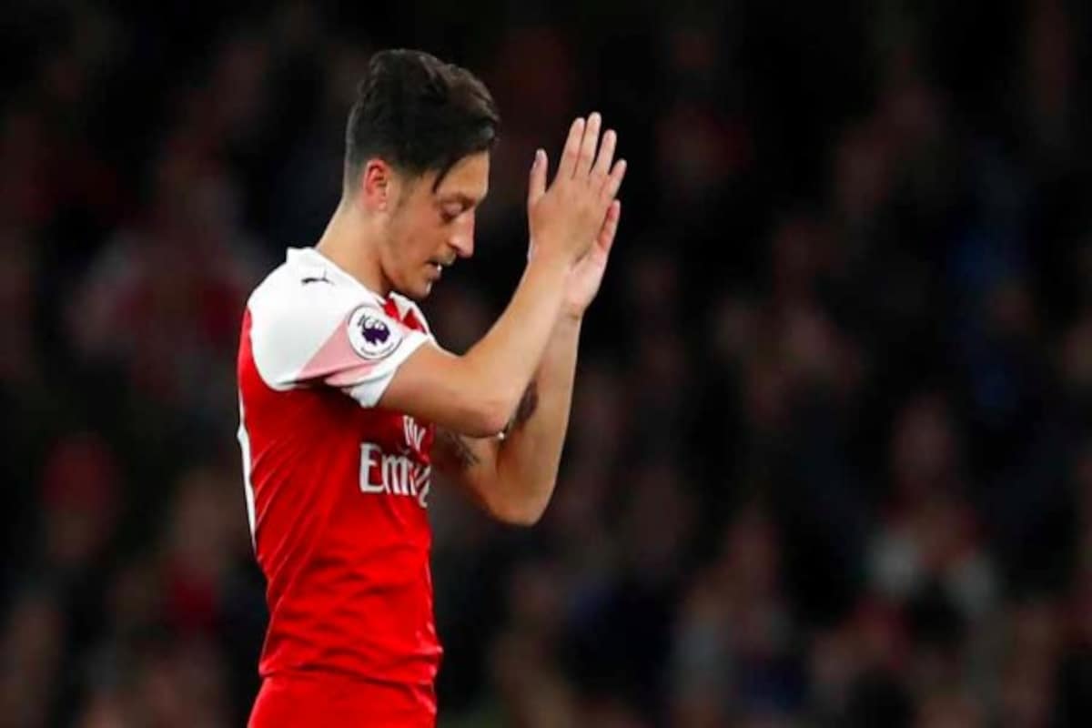 Detail Mesut Ozil Pray Nomer 25