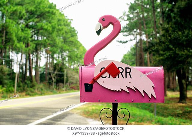 Detail Metal Flamingo Mailbox Nomer 37