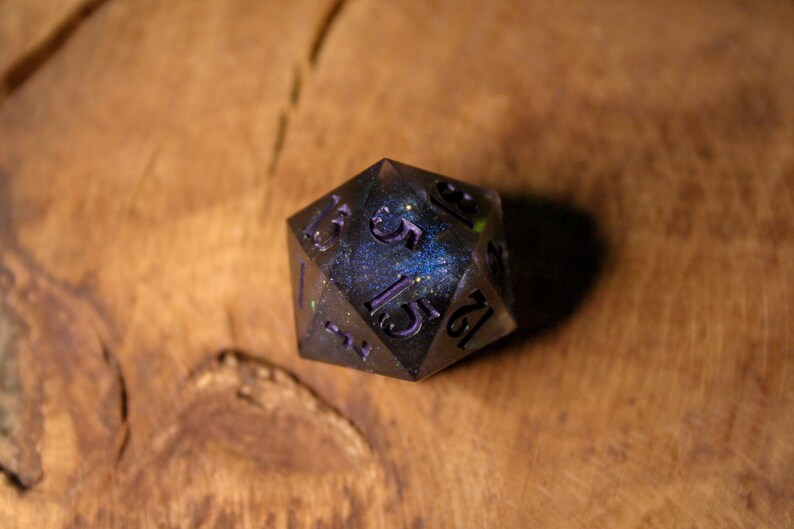 Detail Meteoric Iron Dice Nomer 35