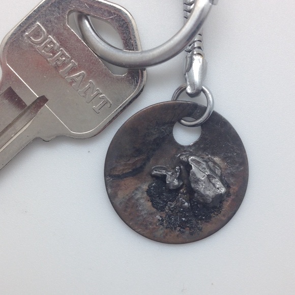 Detail Meteorite Keychain Nomer 8