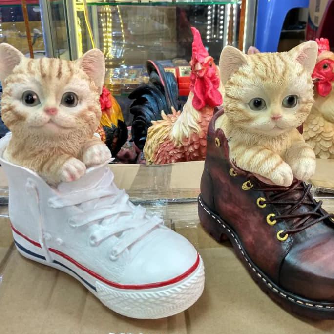 Detail Kucing Dalam Sepatu Bot Nomer 24