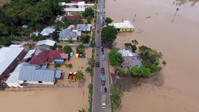 Detail Mewarnai Gambar Bencana Alam Banjir Nomer 39