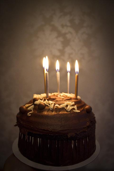 Detail Kue Dan Lilin Ulang Tahun Nomer 17