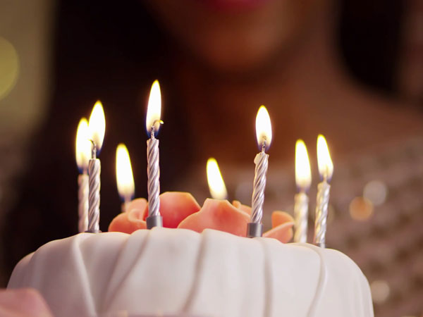 Detail Kue Dan Lilin Ulang Tahun Nomer 19
