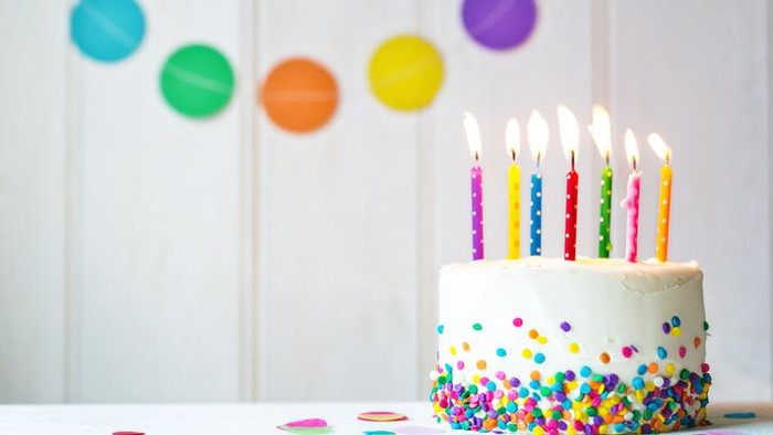 Detail Kue Dan Lilin Ulang Tahun Nomer 27