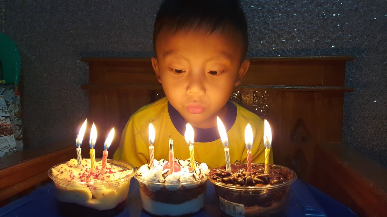 Detail Kue Dan Lilin Ulang Tahun Nomer 32
