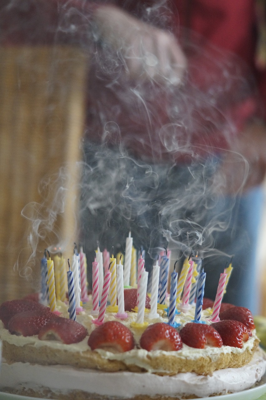 Detail Kue Dan Lilin Ulang Tahun Nomer 52