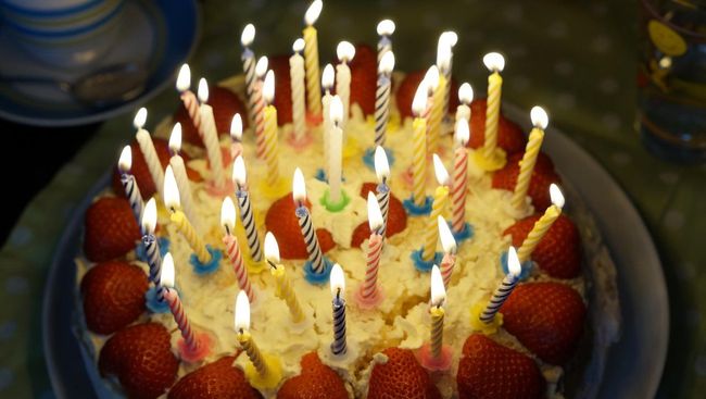 Detail Kue Dan Lilin Ulang Tahun Nomer 8