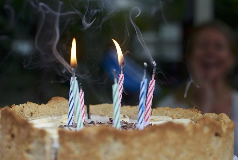 Detail Kue Dan Lilin Ulang Tahun Nomer 9