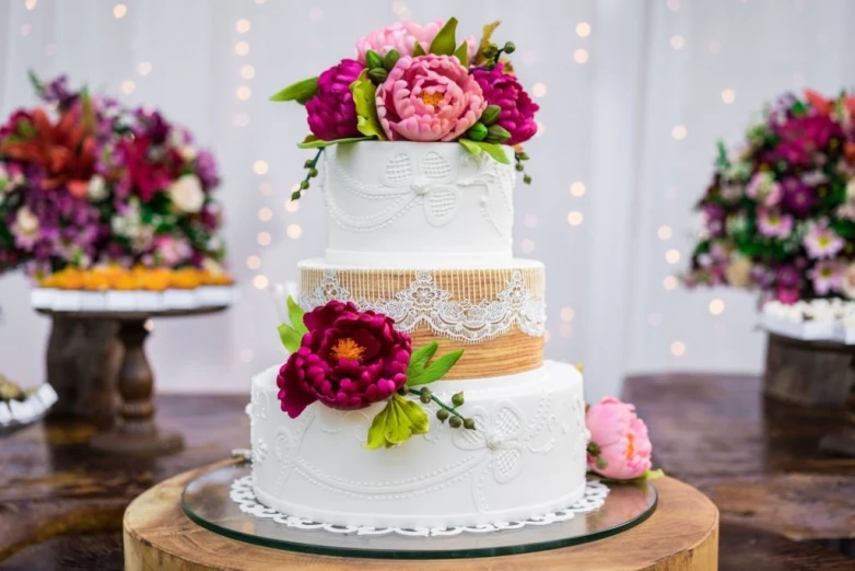 Detail Kue Pengantin 2 Tingkat Terbaru Nomer 56