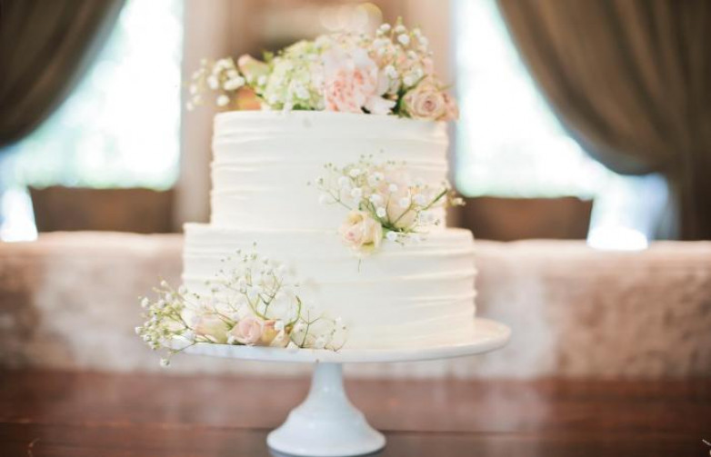 Detail Kue Pengantin Simple Elegan Nomer 21
