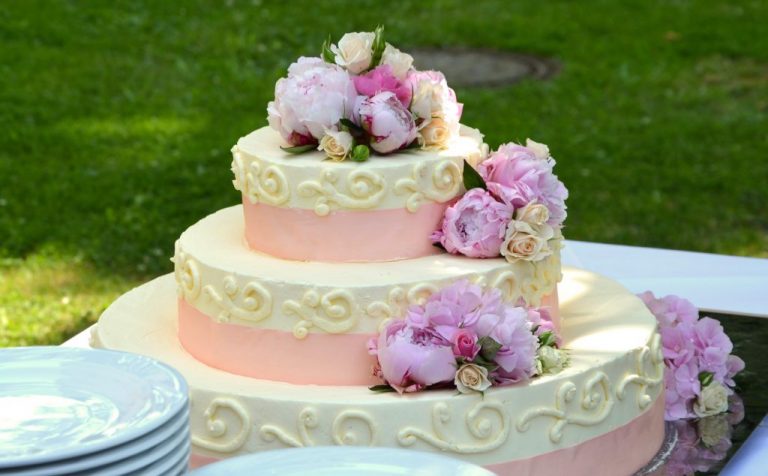 Detail Kue Pengantin Simple Elegan Nomer 30