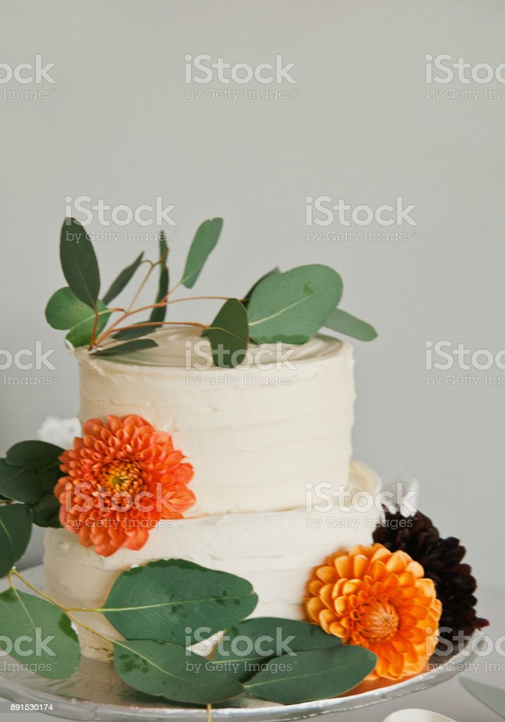 Detail Kue Pengantin Simple Elegan Nomer 34