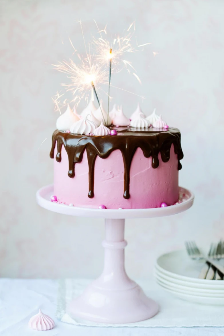 Detail Kue Pengantin Simple Elegan Nomer 55