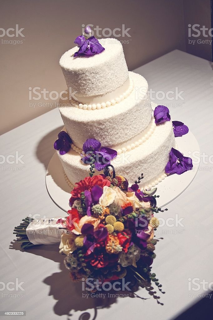 Detail Kue Pernikahan Simple Elegan Nomer 49