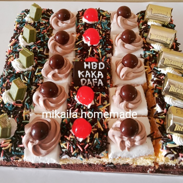 Detail Kue Potong Hias Nomer 43