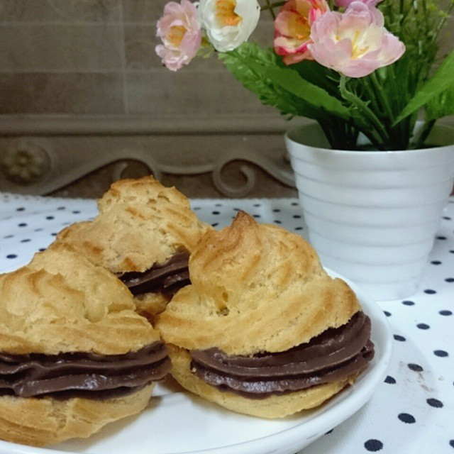 Detail Kue Soes Coklat Nomer 47