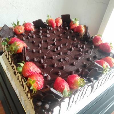 Kue Tart Coklat Strawberry - KibrisPDR