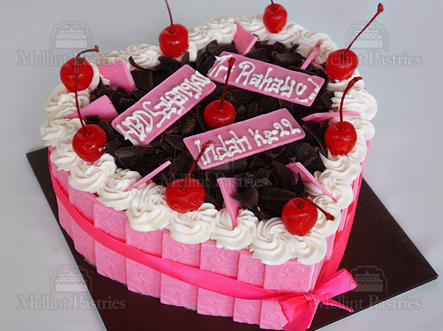 Detail Kue Tart Pink Coklat Nomer 26