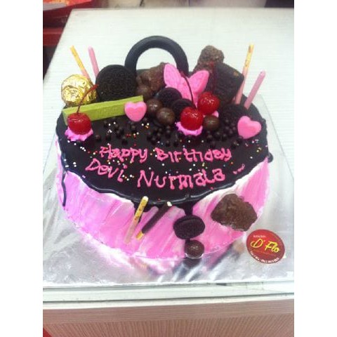 Detail Kue Tart Pink Coklat Nomer 32