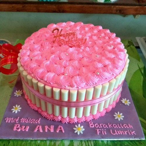 Detail Kue Ulang Tahun Coklat Putih Nomer 13