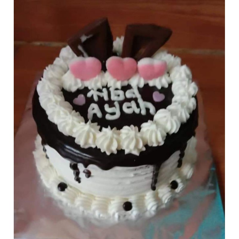 Detail Kue Ulang Tahun Coklat Putih Nomer 3