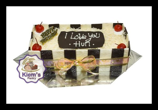 Detail Kue Ulang Tahun Coklat Putih Nomer 29