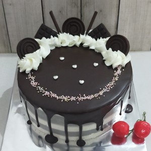 Detail Kue Ulang Tahun Coklat Putih Nomer 35