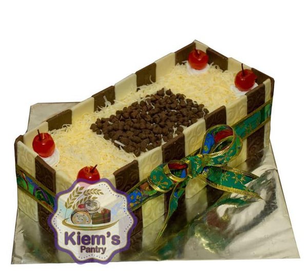Detail Kue Ulang Tahun Coklat Putih Nomer 37