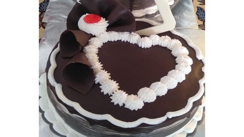 Detail Kue Ulang Tahun Coklat Putih Nomer 50