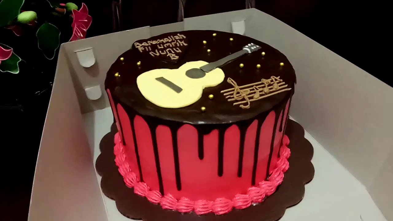 Detail Kue Ulang Tahun Gambar Gitar Nomer 4