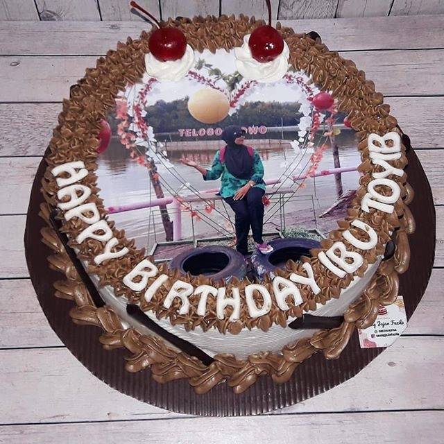 Detail Kue Ulang Tahun Gambar Orang Nomer 25