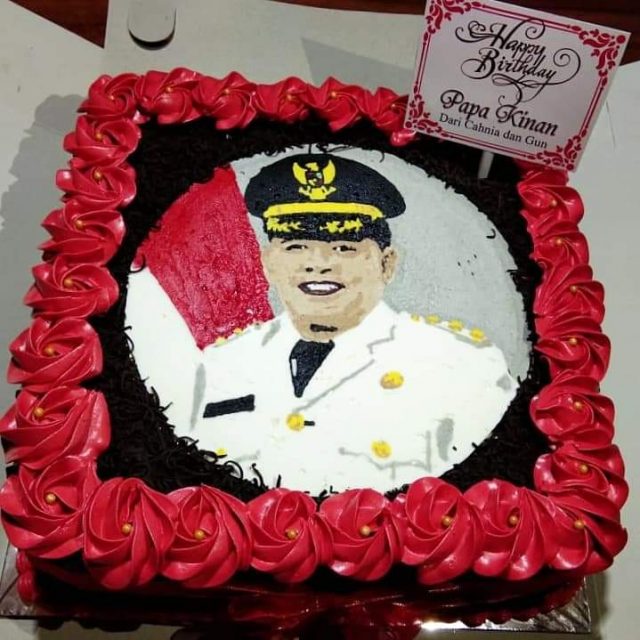 Detail Kue Ulang Tahun Gambar Orang Nomer 7