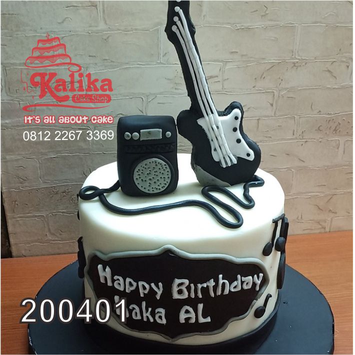 Detail Kue Ulang Tahun Gitar Nomer 17