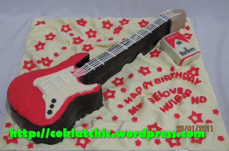 Detail Kue Ulang Tahun Gitar Nomer 31