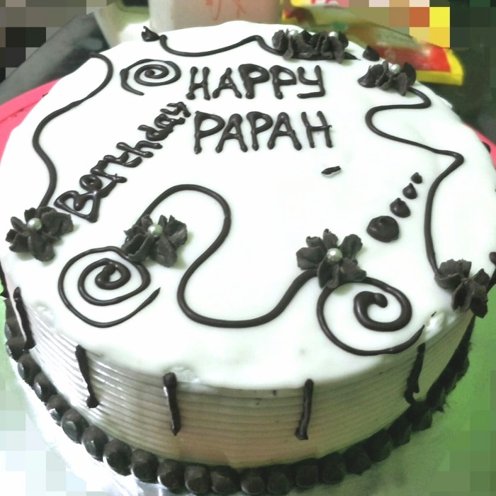 Detail Kue Ulang Tahun Hitam Putih Nomer 5