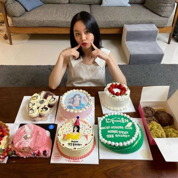 Detail Kue Ulang Tahun Jisoo Blackpink Nomer 44