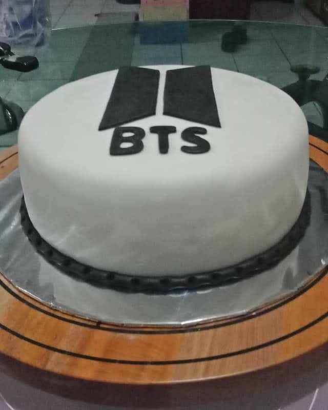 Detail Kue Ulang Tahun Lambang Bts Nomer 18