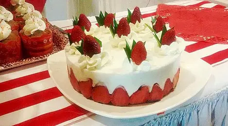 Detail Kue Ulang Tahun Merah Putih Nomer 15