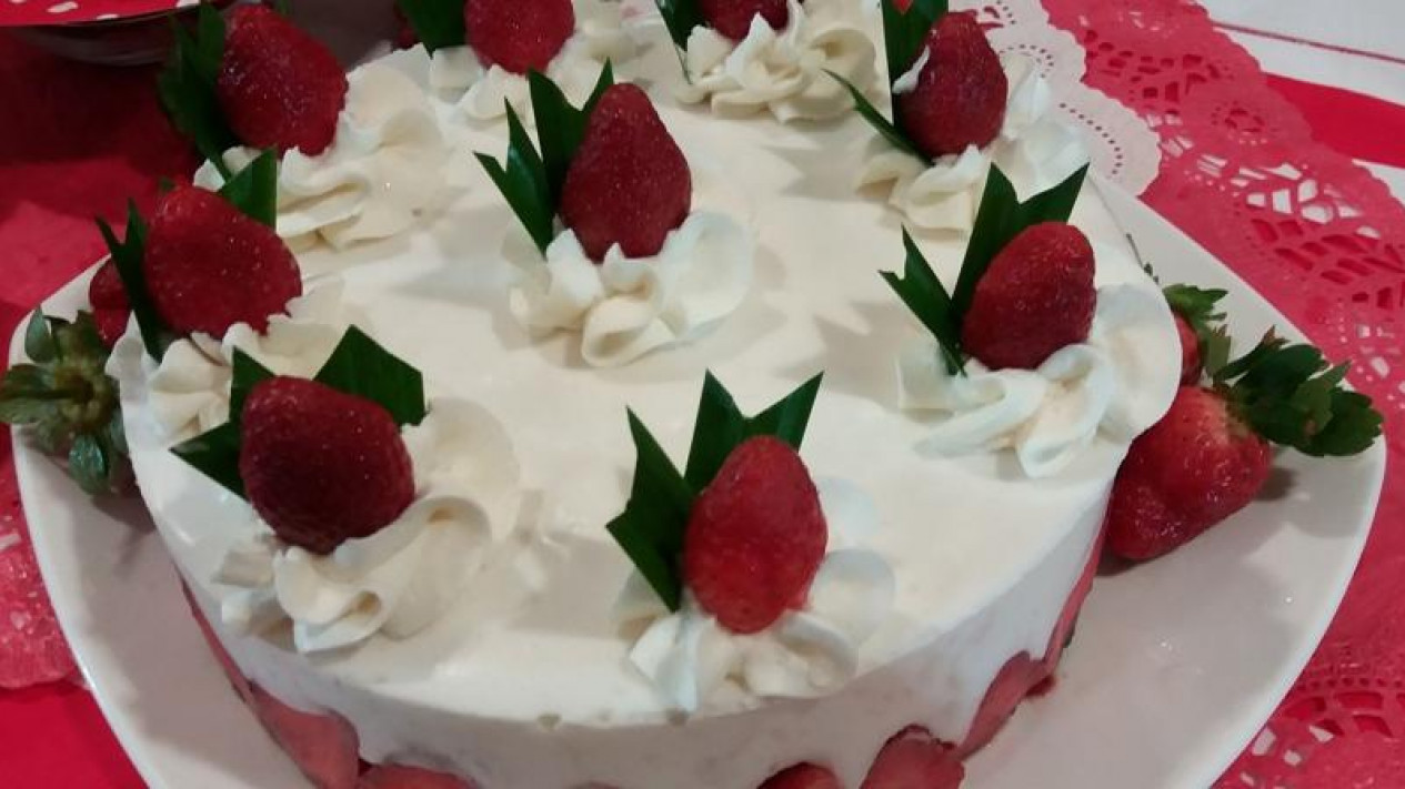 Detail Kue Ulang Tahun Merah Putih Nomer 54