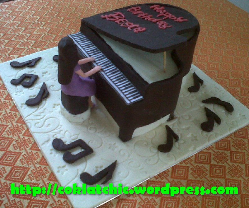 Detail Kue Ulang Tahun Piano Nomer 19