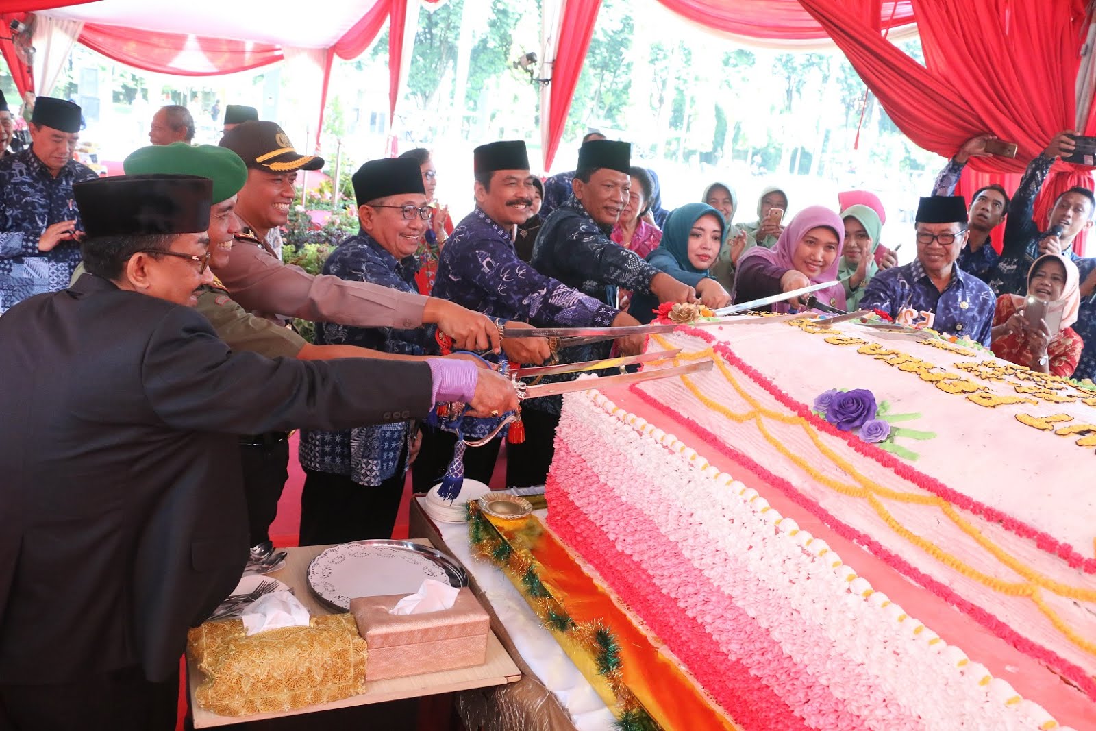 Detail Kue Ulang Tahun Raksasa Nomer 6
