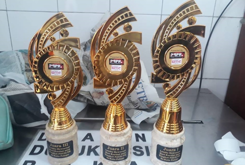 Detail Mewarnai Gambar Piala Nomer 22