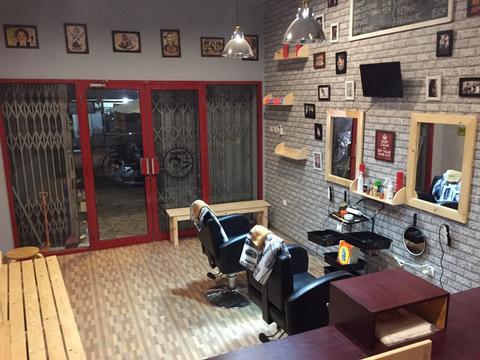 Detail Desain Ruangan Barbershop Nomer 6