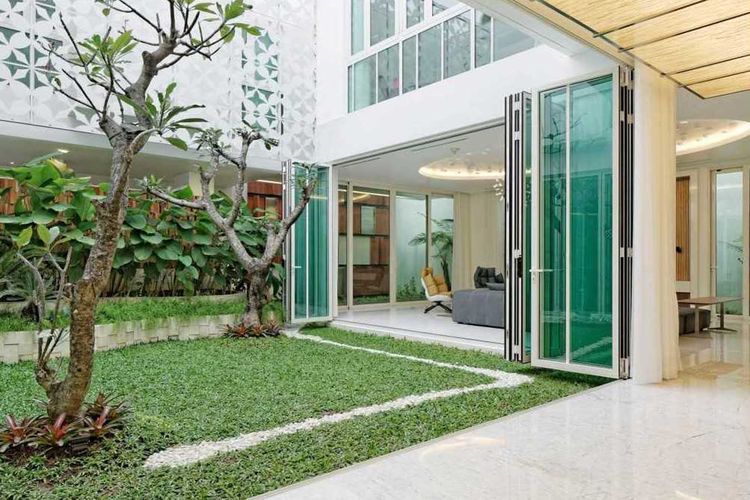 Detail Desain Rumah Dengan Taman Di Dalam Nomer 51